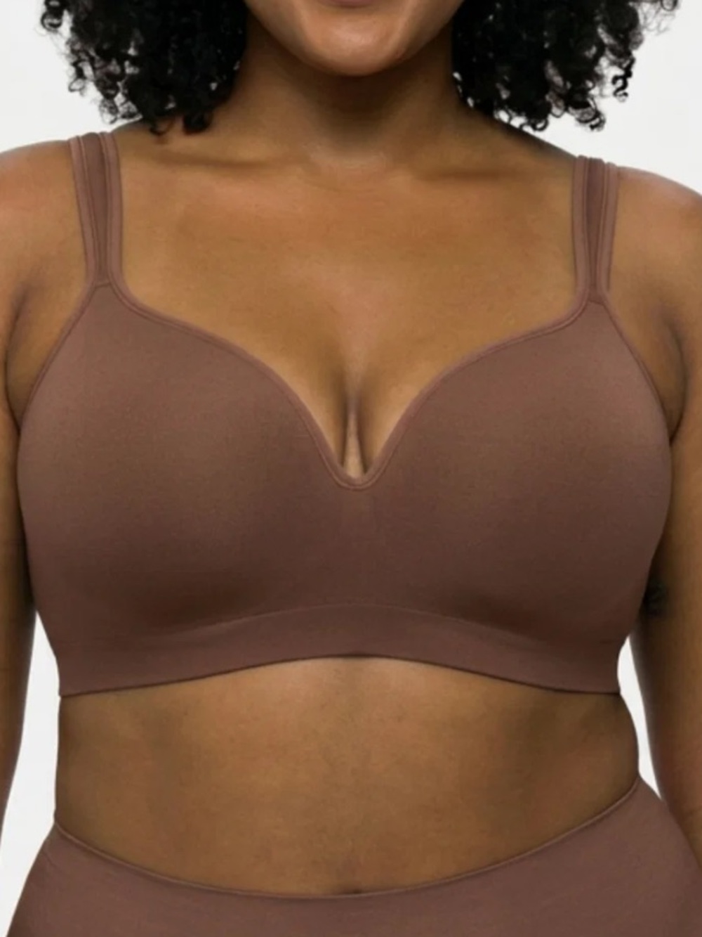 Underoutfit 460 THE PERFECT NECKLINE BRA on cappuccino size 3XL